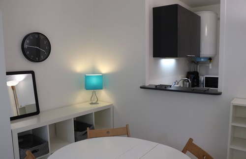 Le Port sous la Lune Wohnung | Quiet studio on the edge of the Marne, covered parking, fibre optics