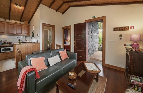 Santa Maria Maior Hütte | Devonian Bauernhaus - Zeder-, Land- und Seeansicht
