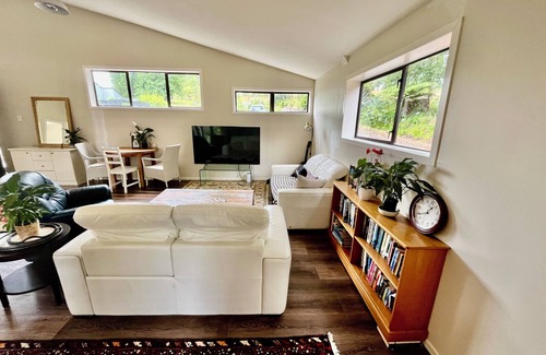 Hikuai Haus | Quirky Private Coromandel Hideaway