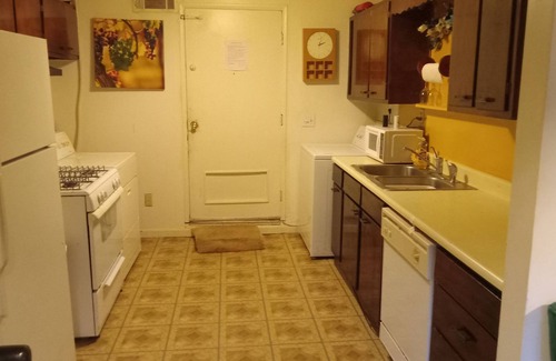 Forest Park Wohnung | Quite cozy two bedroom one bath private leisure get a way.