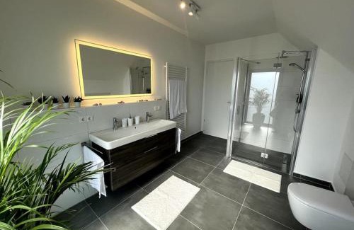 Venningen Wohnung | Rückzugsort im Rebenmeer mit Terrasse, Grill & Parkplatz