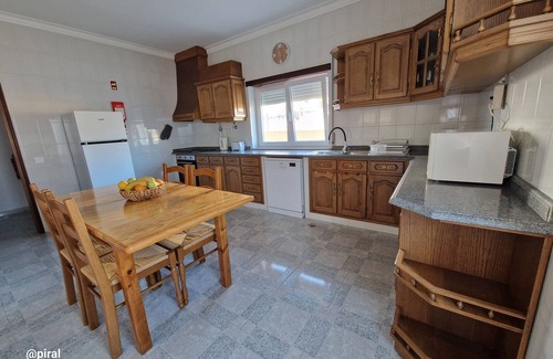 Castelo Branco Villa | R/C de moradia familiar c/ entrada independente, espaçosa e ideal para famílias