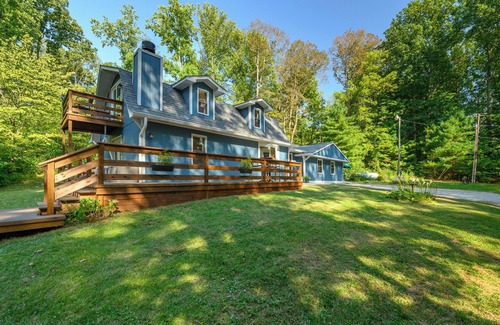 Helmsburg Haus | R&R Creekside a peaceful 3BR, 2BA, 7AC Wooded, Pond, Hot Tub, Firepit, 6 Guests