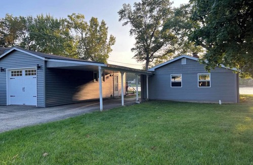 Newville Haus | R&R on the Rock River/Lake Koshkonong