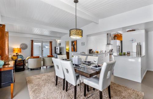 Racquet Club Estates Villa | R & R Rendezvous by ACME House Company