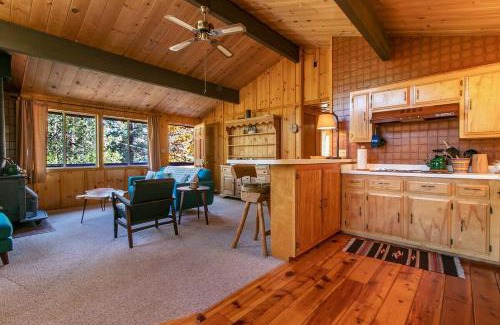Pine Cove Haus | RACC00N Rock Charming Hot Tub Cabin
