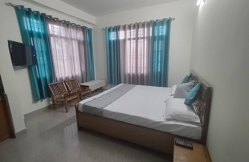 Shimla Haus | Radhe Krishna Home Stay Shimla Family friendly Peaceful