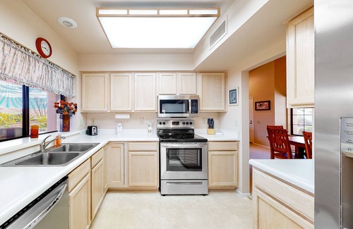 Rancho Vistoso Haus | Radiant desert stay with pool and tennis access - mountain views, dogs ok