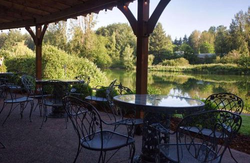 Cully Hotel | Radisson Hotel Portland Airport