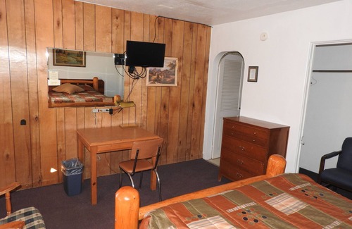 Thermopolis Hotel | Rainbow Motel