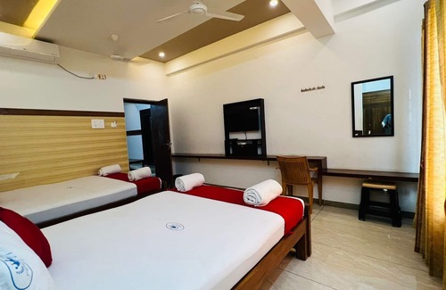 Coimbatore Kabine | Raja residency near ISHA ADIYOGI ALANDURAI Siruvani Coimbatore ,Tamilnadu, India
