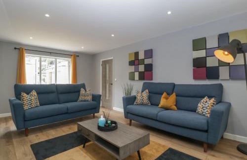 Longhope Haus | Ranbir House