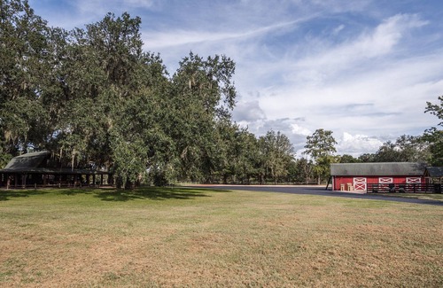 Plymouth Kabine | Ranch on 7 acre of natural beauty with Cozy Cabin & Barn