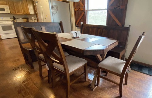 Kent Sonstige | The farmhouse with lower level suite