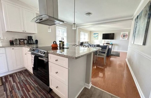 Roswell Haus | Ranch w/ king suite - pets, groups, long-term okay!