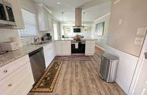 Roswell Haus | Ranch w/ king suite - pets, groups, long-term okay!