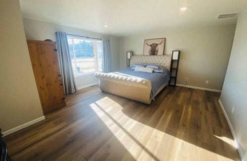 Medical Lake Sonstige | Ranch with a Lakeview! Mini cows and goats outside your doorstep!