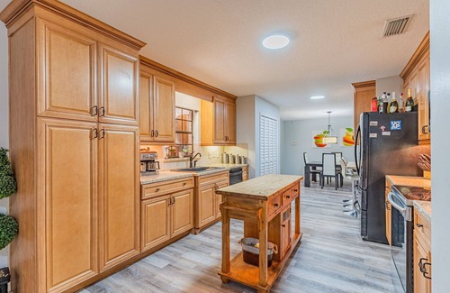 Clermont Haus | Ranch with pool/Lake fishing kayak Paddleboard Soccer Motocross 30 min to Disney