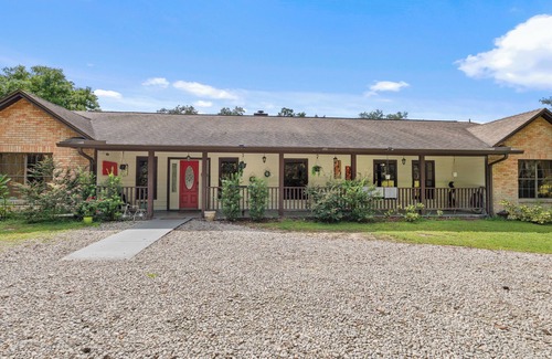 Clermont Haus | Ranch with pool/Lake fishing kayak Paddleboard Soccer Motocross 30 min to Disney