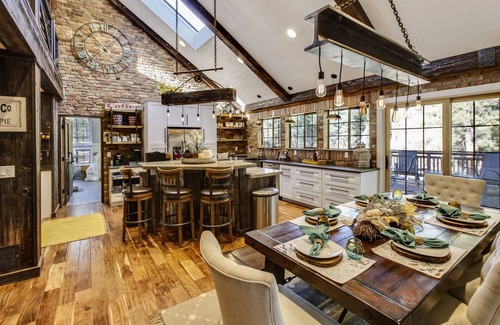 Shadow Mountain Haus | Auf Rang # 1 von VRBO in Flagstaff seit 2 Jahren! Whirlpool, 6 benutzerdefinierte Kojen, 2 Wechselstrom-Einheiten