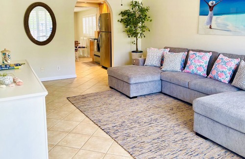 Tarpon River Haus | Rare Tropical Oasis With Mini-Golf Near Las Olas Blvd.