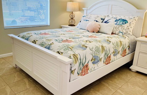 Tarpon River Haus | Rare Tropical Oasis With Mini-Golf Near Las Olas Blvd.