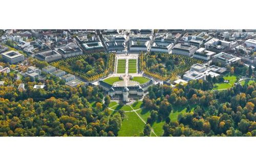 Karlsruhe City Centre Wohnung | Rauszeit am Schlossplatz in Karlsruhe- APOLONIAliving