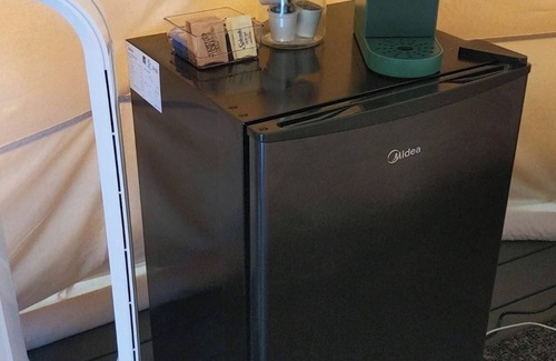 Cave Junction Wohnung | Raven’s Myth - Luxury Glamping 16' Tipi - Restrooms and Showers are only a short walk away.