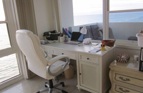 Hollywood South Central Beach Eigentumswohnung | Am Wasser Südostecke mit großem Balkon