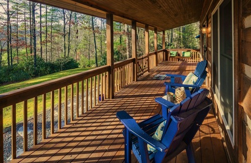 Fleetwood Haus | Real Log Cabin-Private Setting-Gated Community-Easy Access