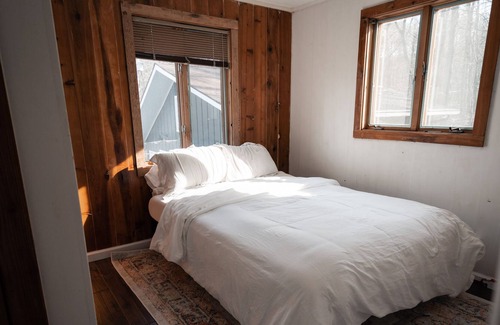 Austerlitz Haus | Midcentury modern retreat nestled between Hudson Valley and The Berkshires!