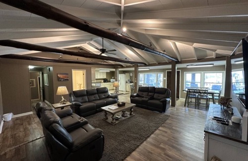 Guntersville Haus | Recently Renovated Home w/private boathouse on main channel of Lake Guntersville