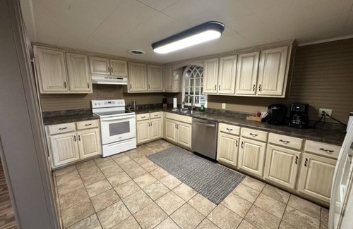 Guntersville Haus | Recently Renovated Home w/private boathouse on main channel of Lake Guntersville