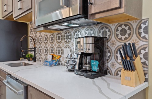 Downtown St. Louis Haus | Red Brick Hideaway | JZ Vacation Rentals