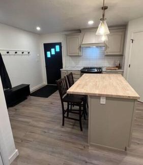 Blackfoot Haus | Red Brick Retreat