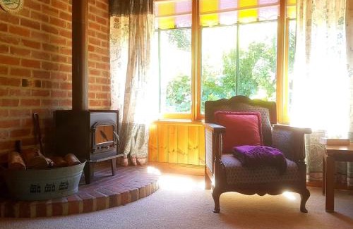 Richmond Haus | Red Brier Cottage Accommodation