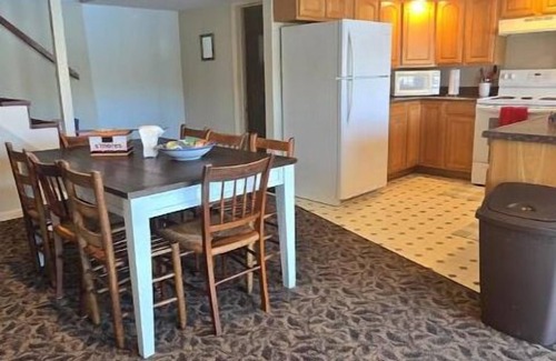 Syracuse Kabine | Red Cottage - Papakeechie - Secluded - Swim - Bonfires - Fish - Relax