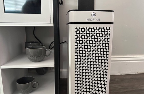 Bisbee Haus | Red Door Bungalow Bisbee / Mountain Views Stay