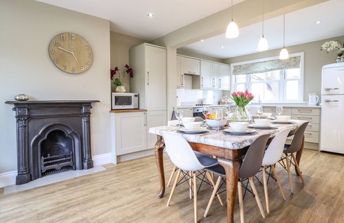 Welshpool Hütte | Roter Hausbauernhof, LLANFAIR CAEREINION