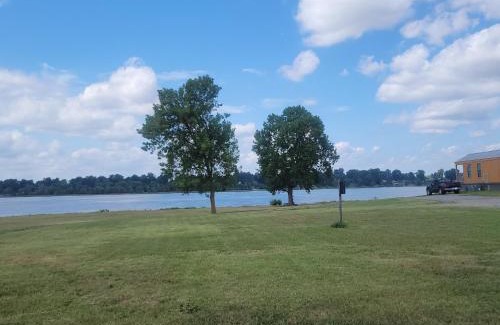 Lake Village Haus | Red Leaf Cottages