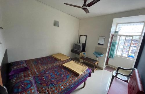 Valparai Haus | Red Paradise