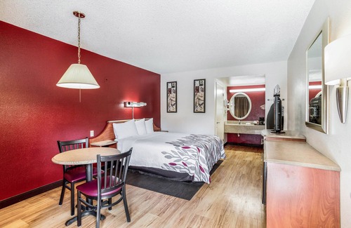 Allison Hotel | Red Roof Inn Gallup