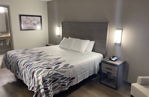 Jacksonville Hotel | Red Roof Inn Jacksonville, AL