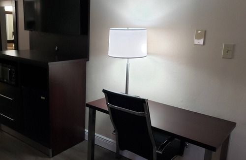 Kenner - Louis Armstrong International Airport Hotel | Red Roof Inn Kenner – New Orleans Airport NE