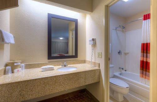 Ellendale Hotel | Red Roof Inn Memphis East