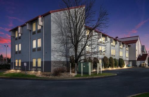 Saugus Hotel | Red Roof Inn PLUS+ Boston - Logan