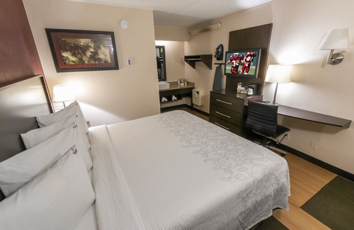 Columbus Hotel | Red Roof Inn PLUS+ Columbus-Ohio State University OSU