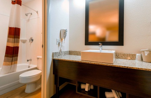 Oxon Hill Hotel | Red Roof Inn PLUS+ Washington DC - Oxon Hill