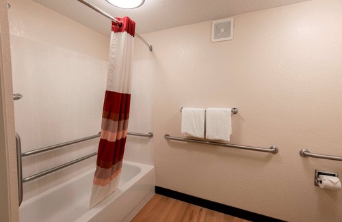 Oxon Hill Hotel | Red Roof Inn PLUS+ Washington DC - Oxon Hill