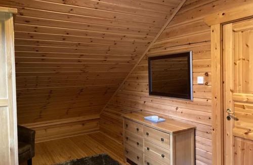 Keith Skihütte | Red Squirrel log cabin with hot tub